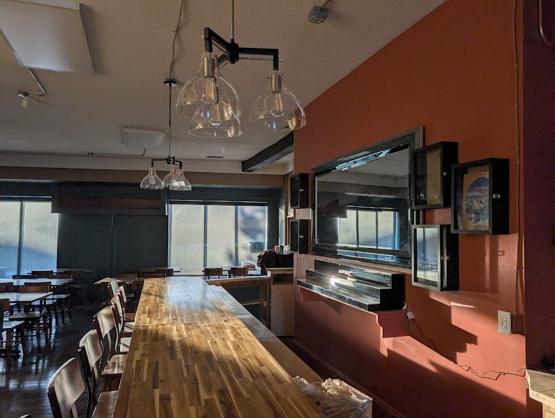 Interior dining room at Wise Eatz